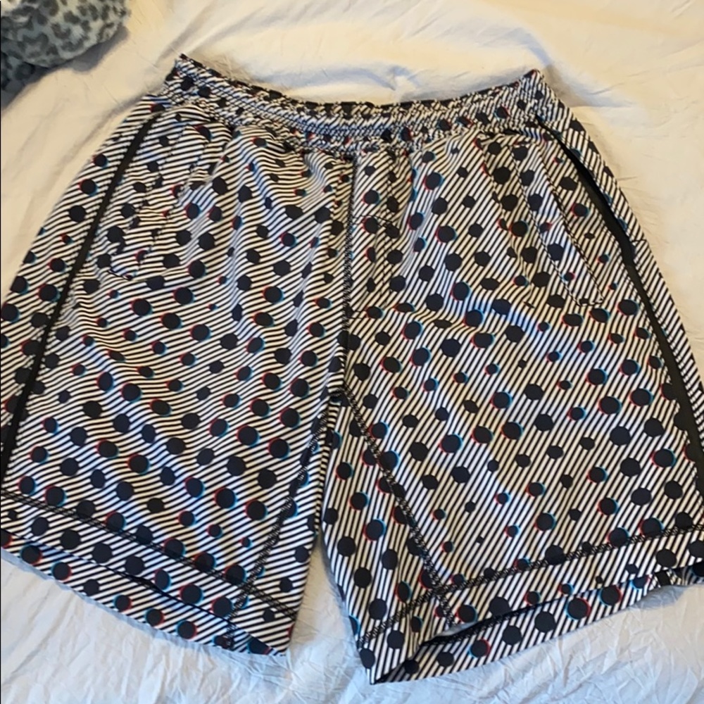 Lululemon men’s seawheeze shorts rare 9”